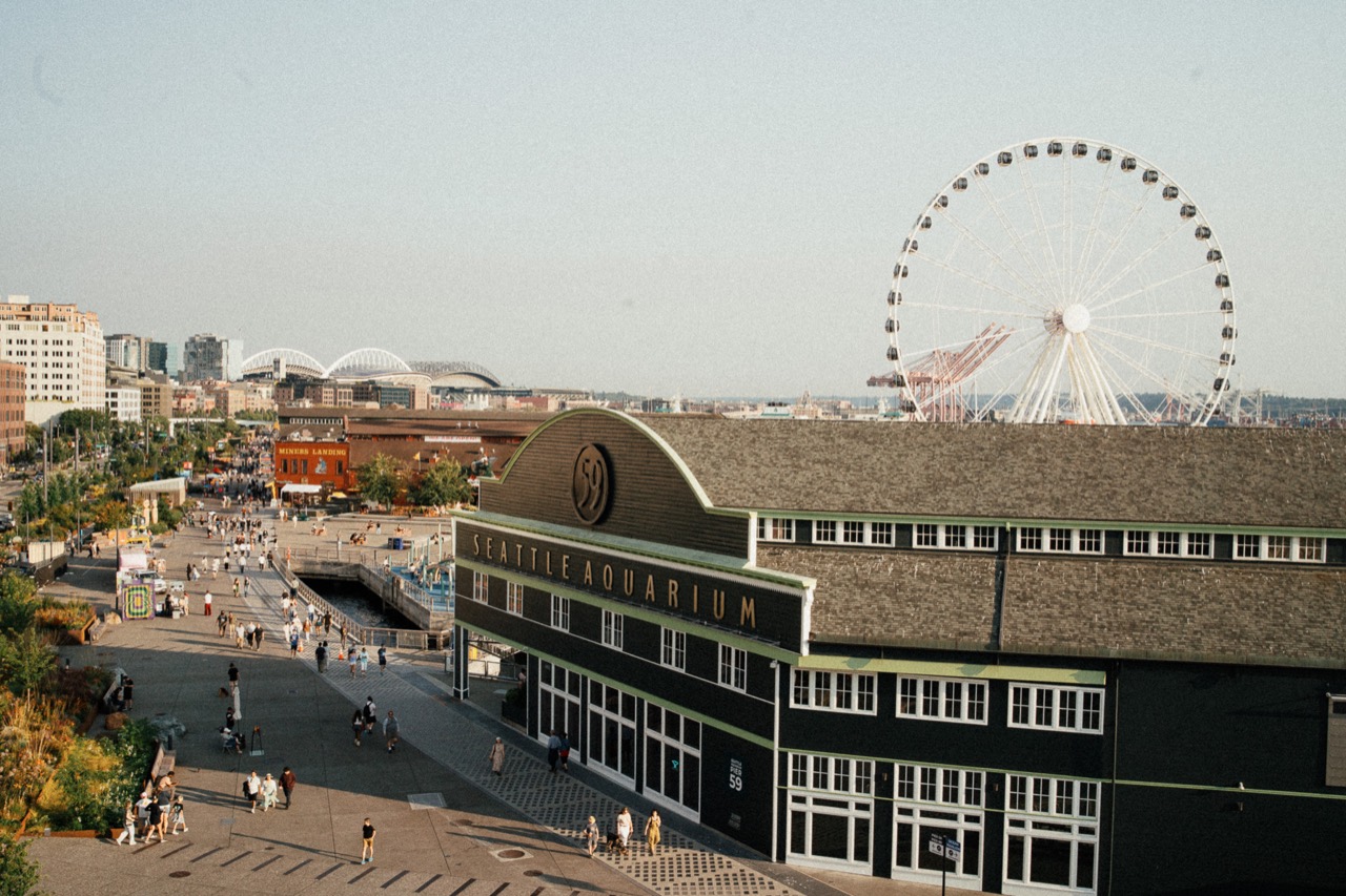 Seattle waterfront with the aquarium and the Great Wheel